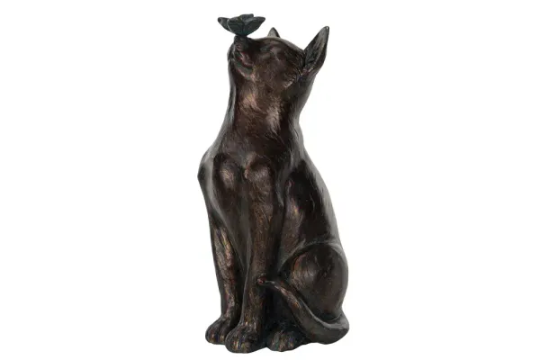 Statue: Katt med sommerfugl på nesa